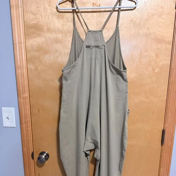 Hot Shot Onesie - NWT - Sage Stone / Army Green - XS - Picture 5 of 7